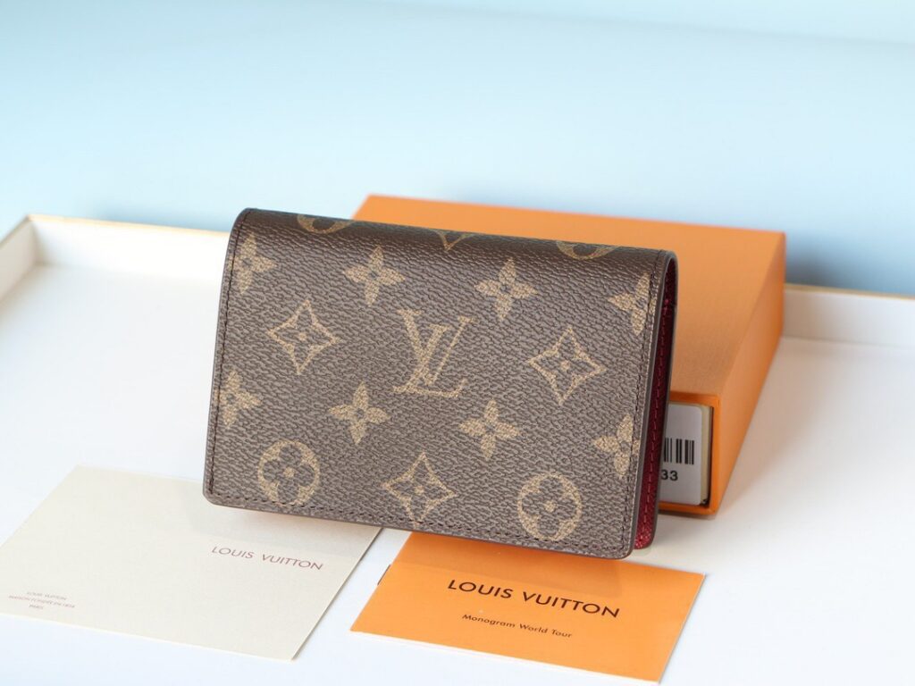Designer Juliette Monogram Giant 13. Black Canvas Wallet 5 x 11 x 3 cm editorial product context 3