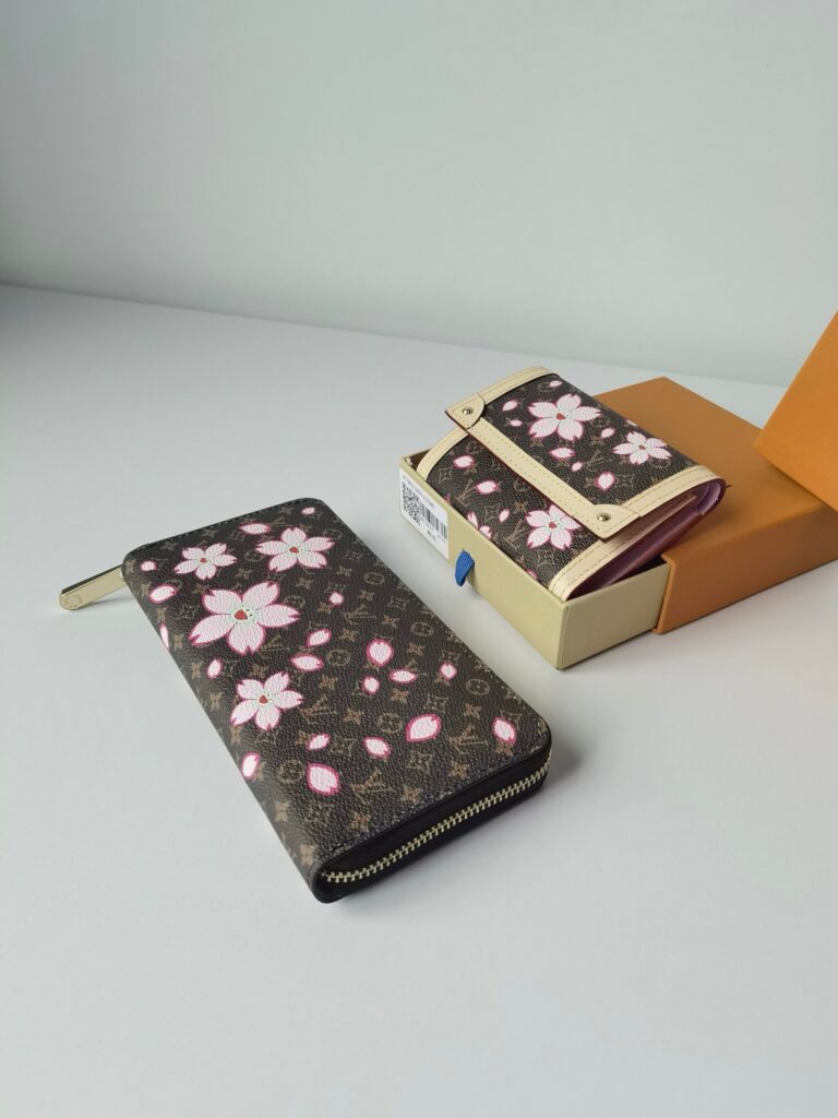 Designer P85 19 X10 M13433 12 Clutch 1.9 x 1.1 editorial product context 1