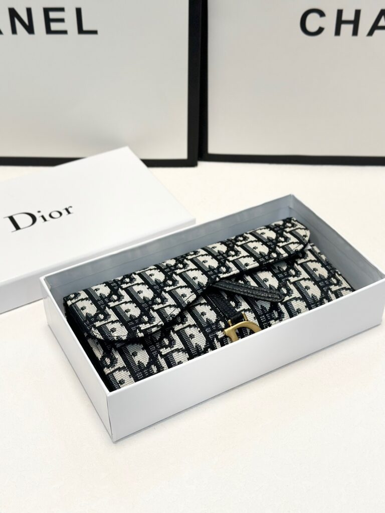 Dior Black Leather Wallet 19 x 10 cm editorial product context 1
