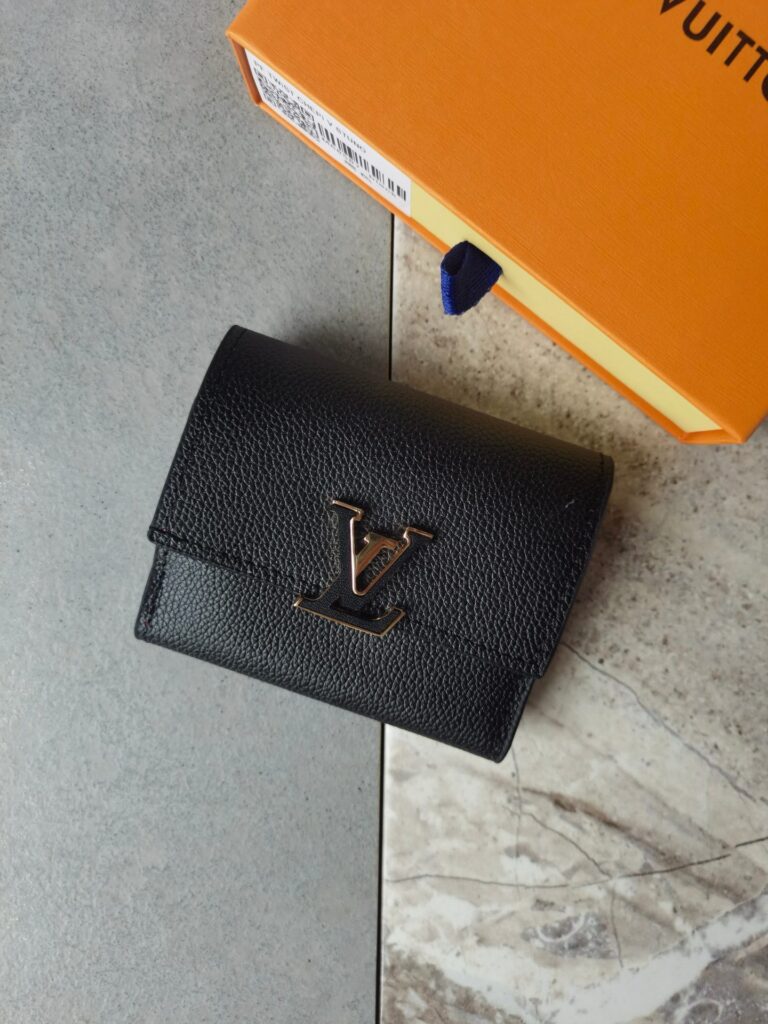 Louis Vuitton 10 Large Black Calfskin Leather Clutch editorial product context 2