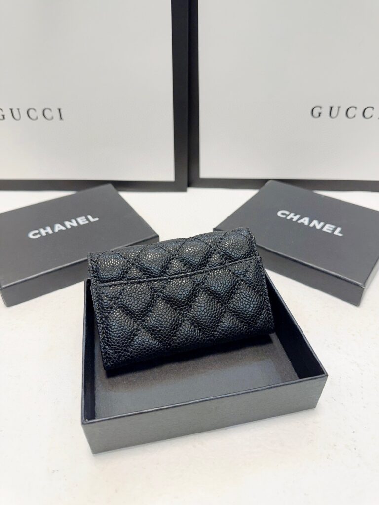 Designer Cf Black Leather Card Holder 10 x 5 cm editorial product context 3