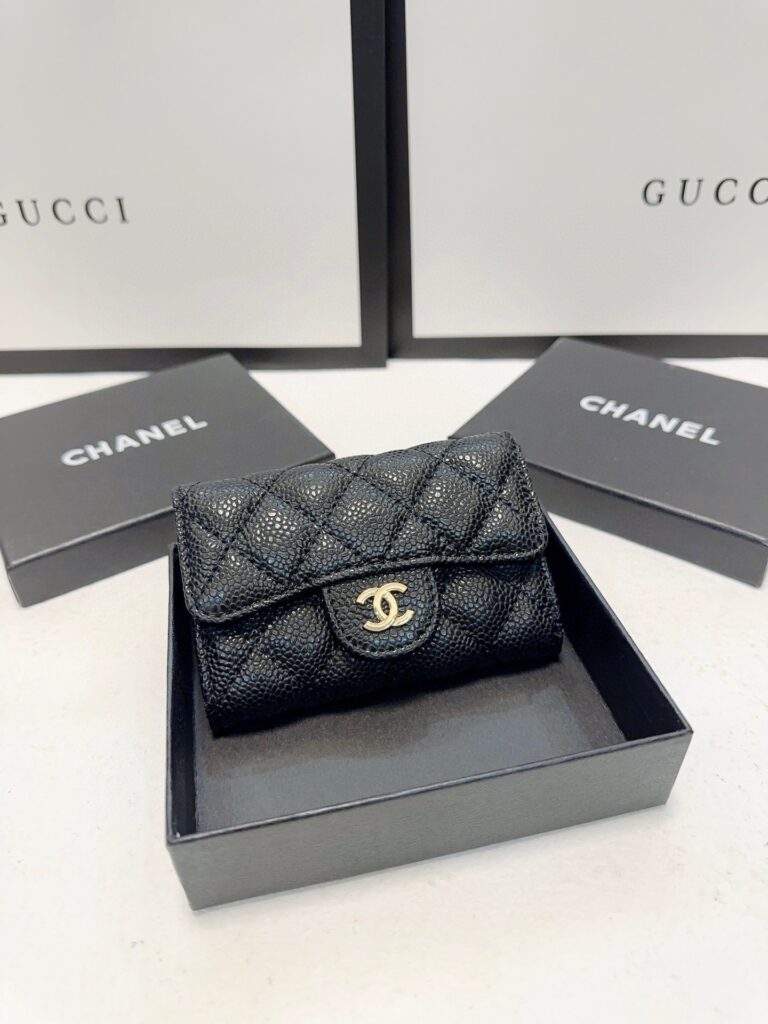 Designer Cf Black Leather Card Holder 10 x 5 cm editorial product context 2