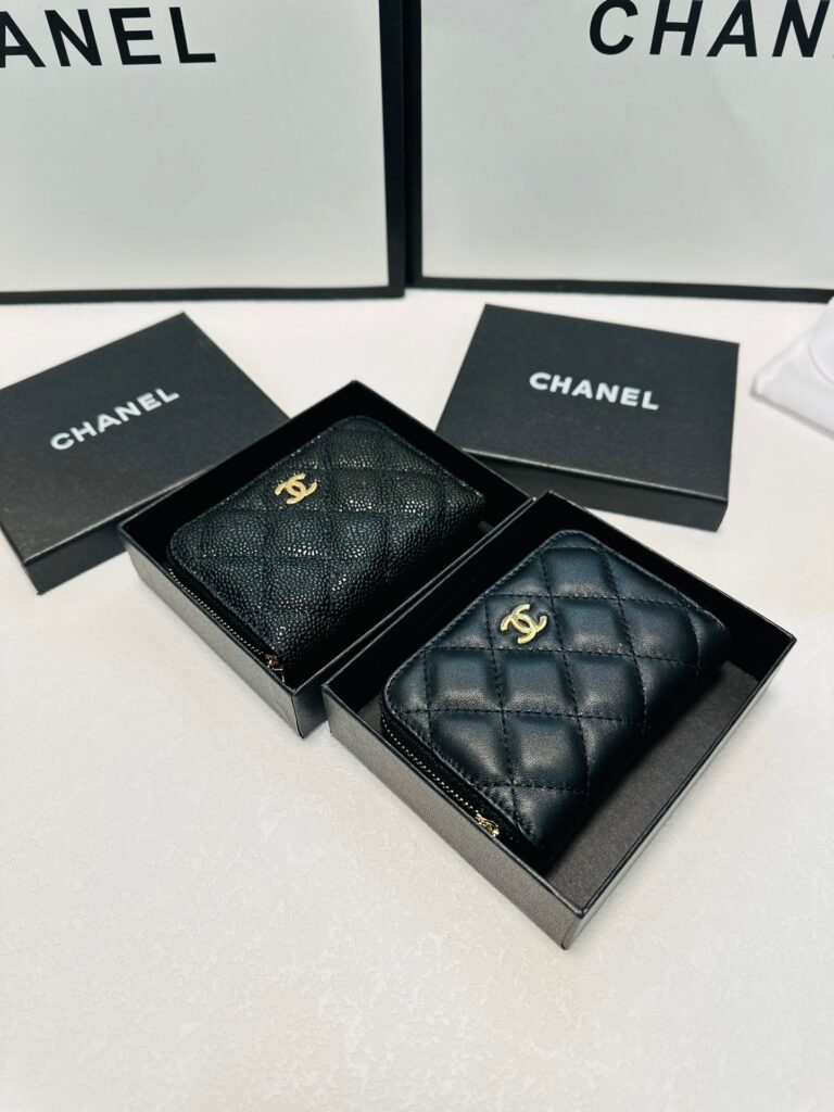 Designer P60 X5 Card Holder 1.9 x 1.1 x 0.2 editorial product context 1