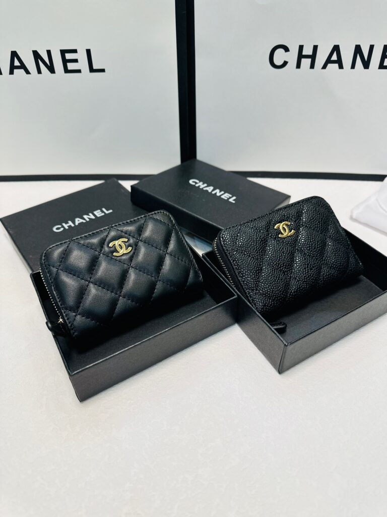 Designer P60 X5 Card Holder 1.9 x 1.1 x 0.2 editorial product context 3