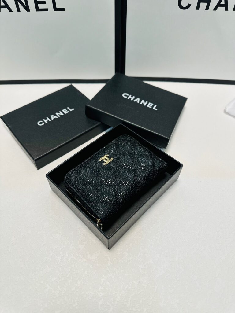 Designer P60 X5 Card Holder 1.9 x 1.1 x 0.2 editorial product context 2