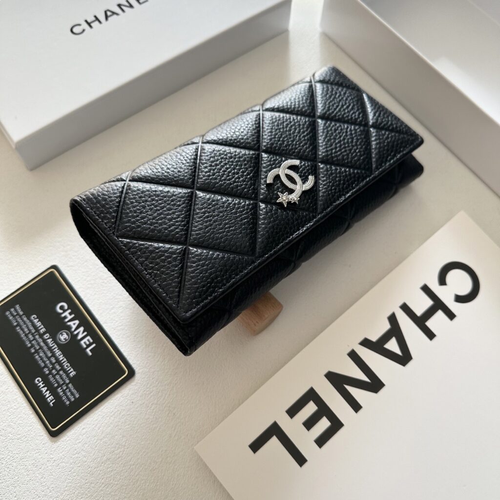 Designer Black Leather Wallet 19 x 10 cm editorial product context 3