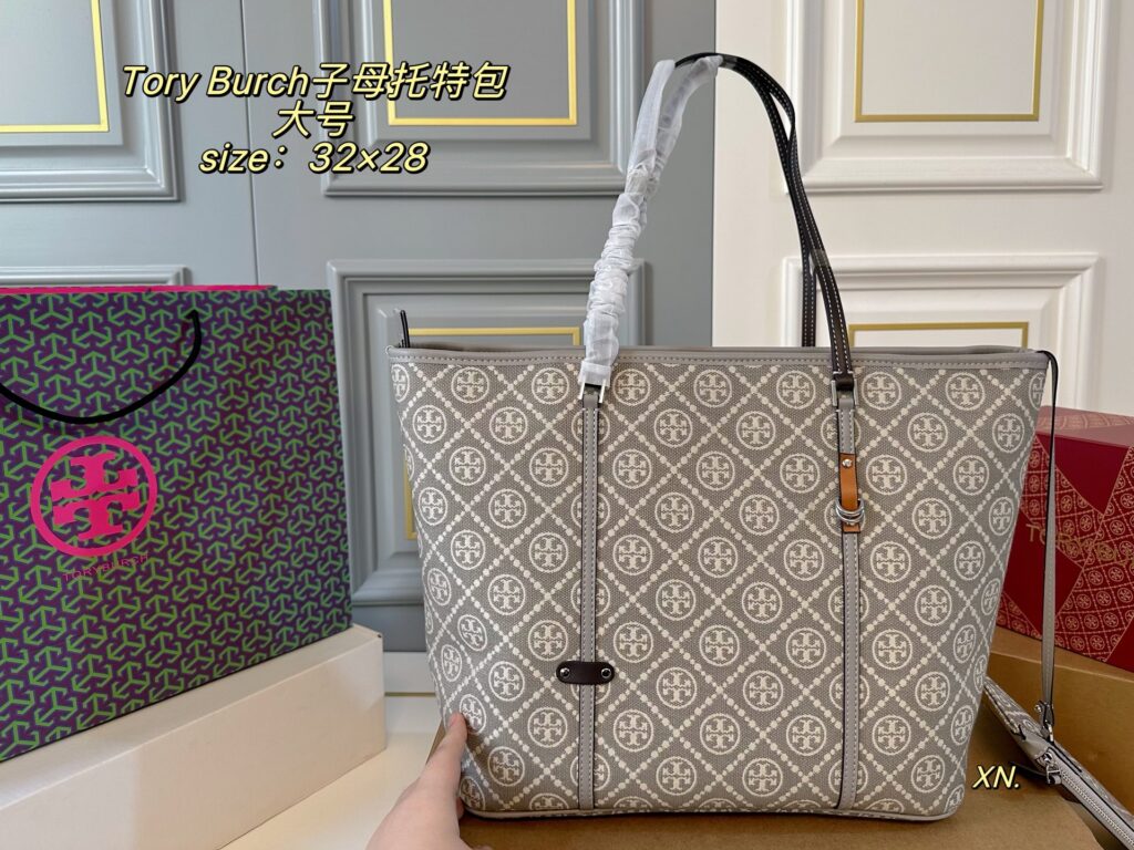 Tory Burch Tb Large Canvas Tote Bag 32 x 28 cm editorial product context 2