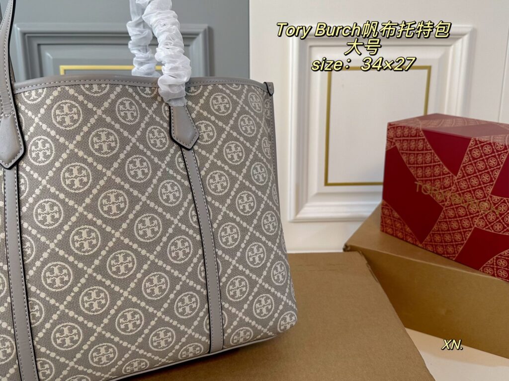 Tory Burch Tb Large Canvas Tote Bag 34 x 27 cm editorial product context 3