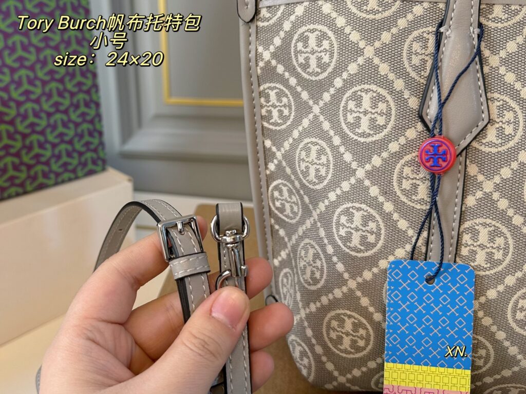 Tory Burch Tb Small Canvas Tote Bag 24 x 20 cm editorial product context 3