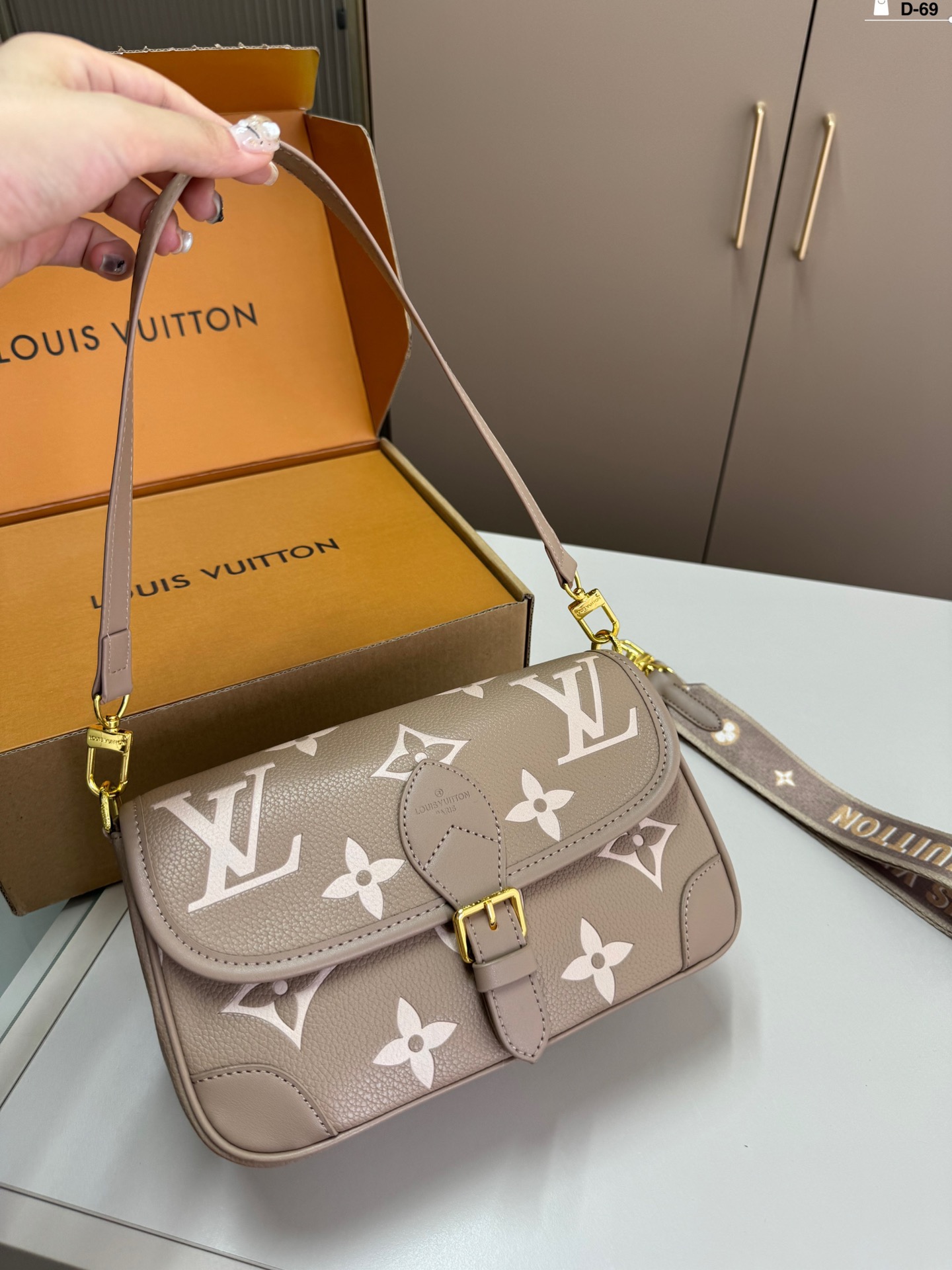 Louis Vuitton D-69 25 14 Diane Bag