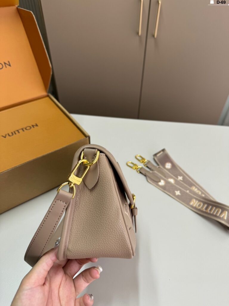 Louis Vuitton p110 69 25 14 Diane Clutch 1.9 x editorial product context 2