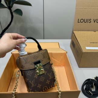 Louis Vuitton p130 T-26-2 12 16 Bag