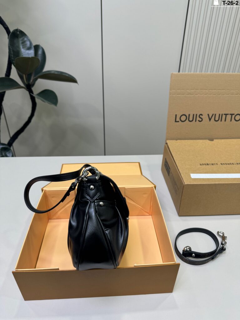 Louis Vuitton 26 Sunset Vibe Black Shoulder Bag 24 x 16 cm editorial product context 2