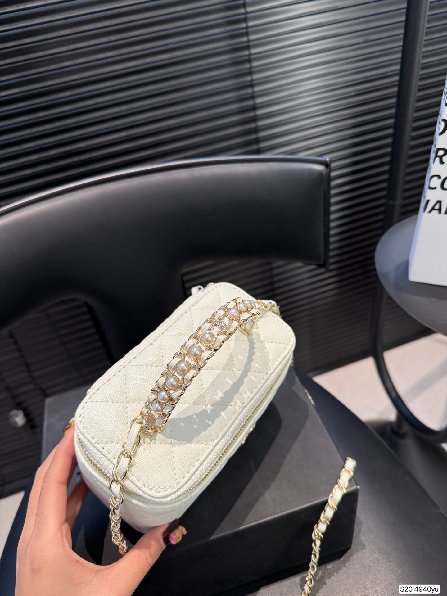 Chanel P135 16 10 4940 Bag