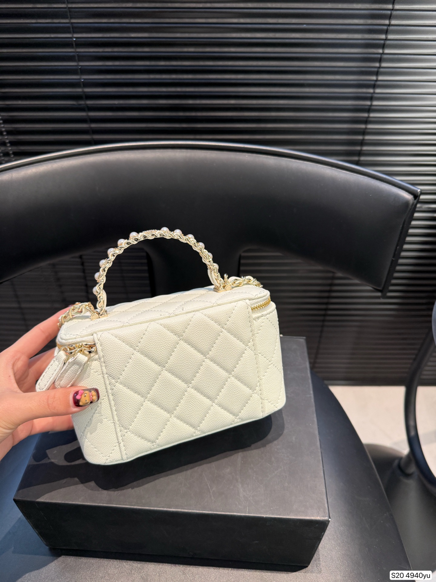 Chanel P135 16 10 4940 Bag