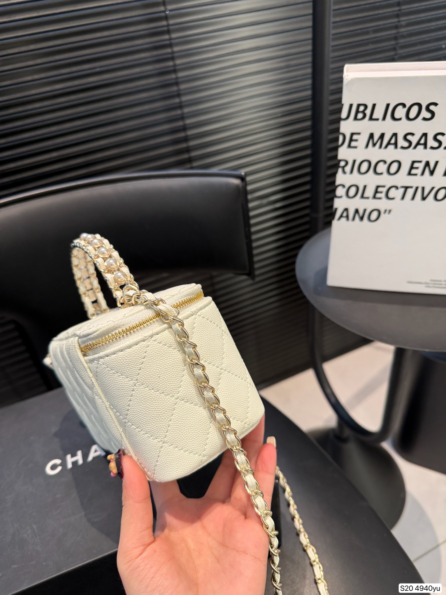 Chanel P135 16 10 4940 Bag