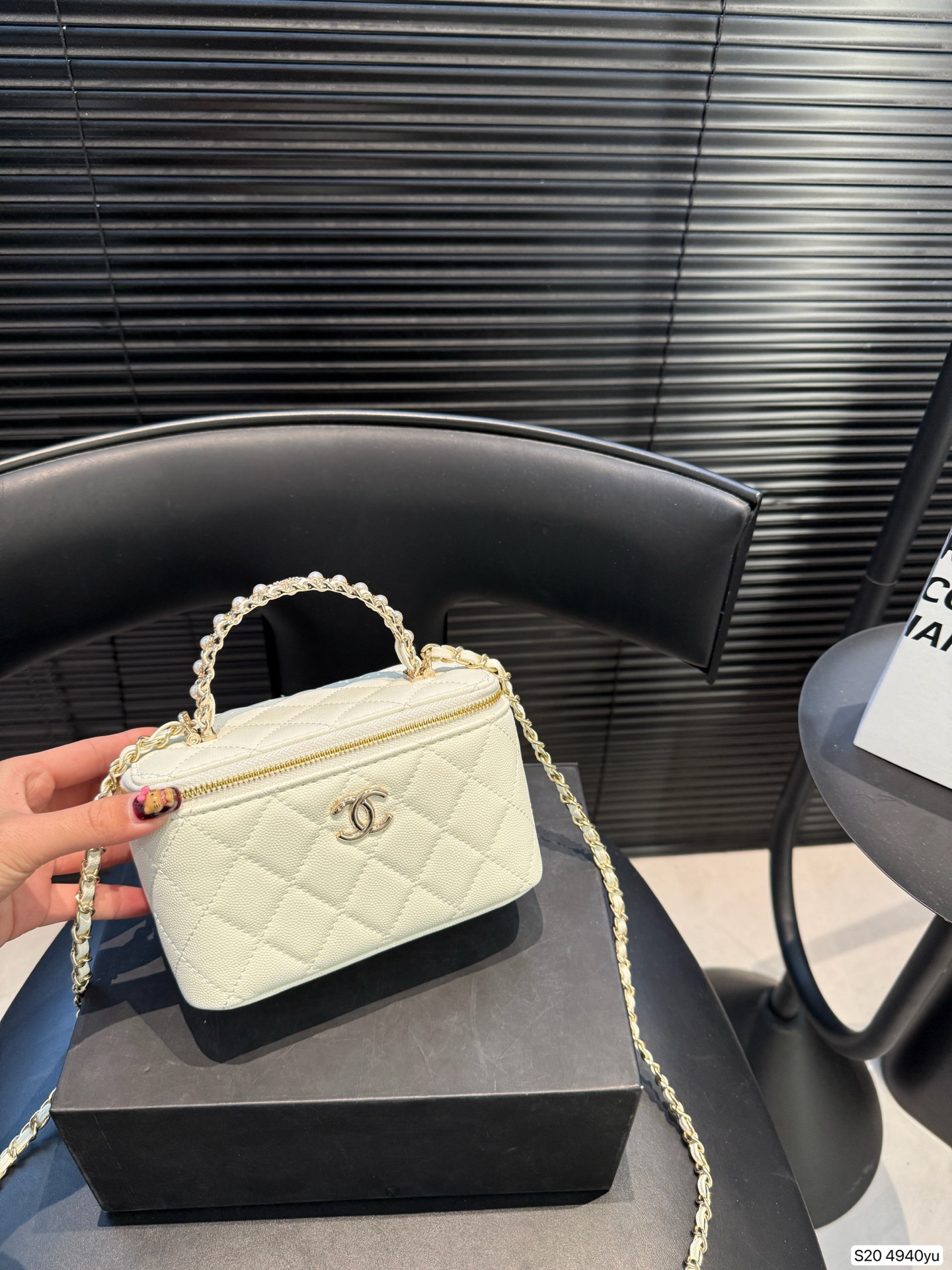 Chanel P135 16 10 4940 Bag