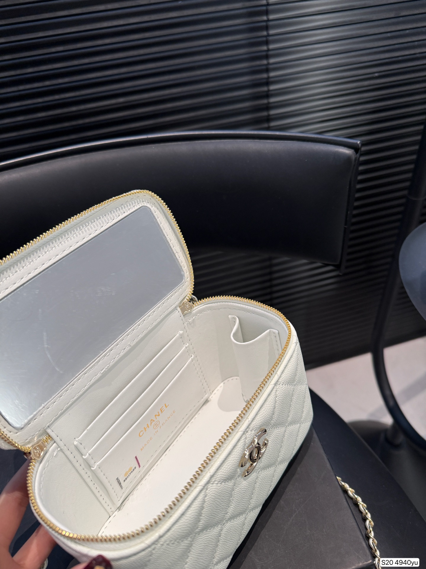 Chanel P135 16 10 4940 Bag