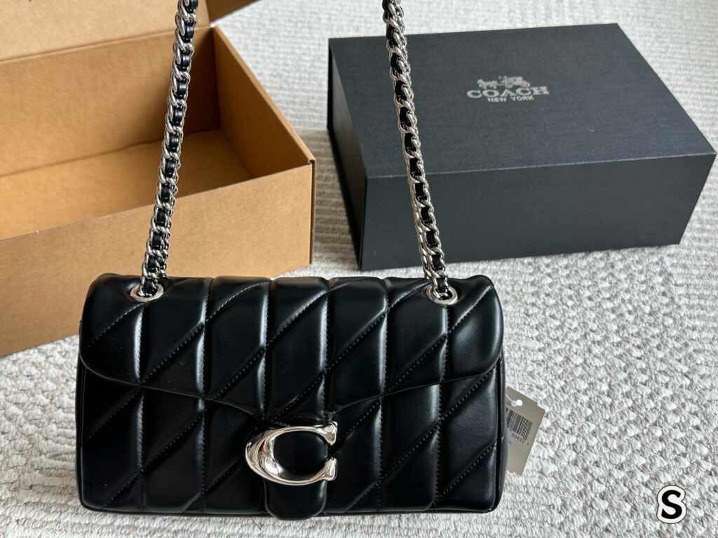 Coach Tabby White Bag 26 x 16 cm editorial product context 1