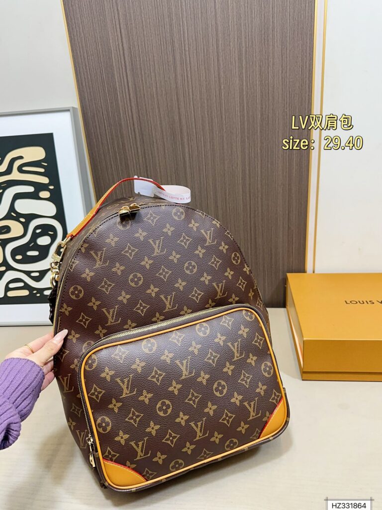 Louis Vuitton 165 29 40 Clutch 1.9 x 1.1 x editorial product context 2
