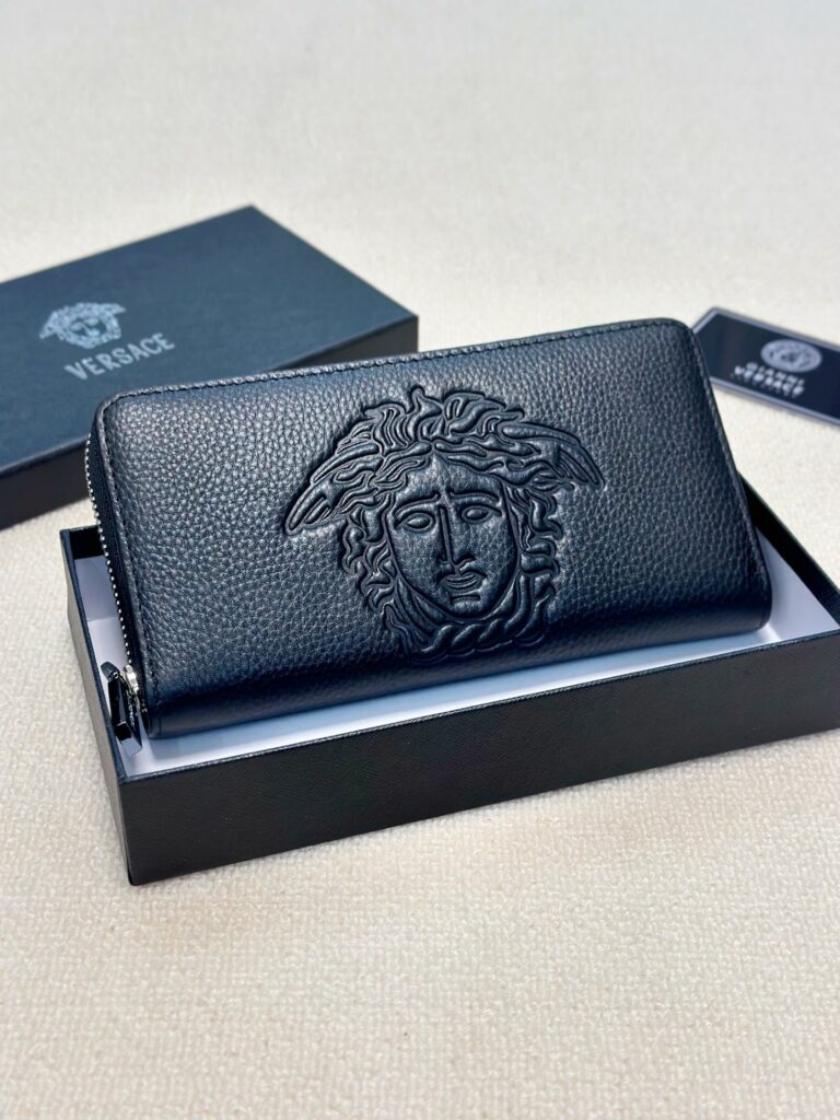 Versace Black Leather Clutch 20 x 10 cm editorial product context 1