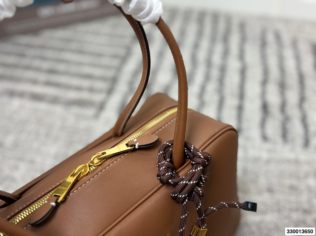 Miu Miu P165 35 22 Bag