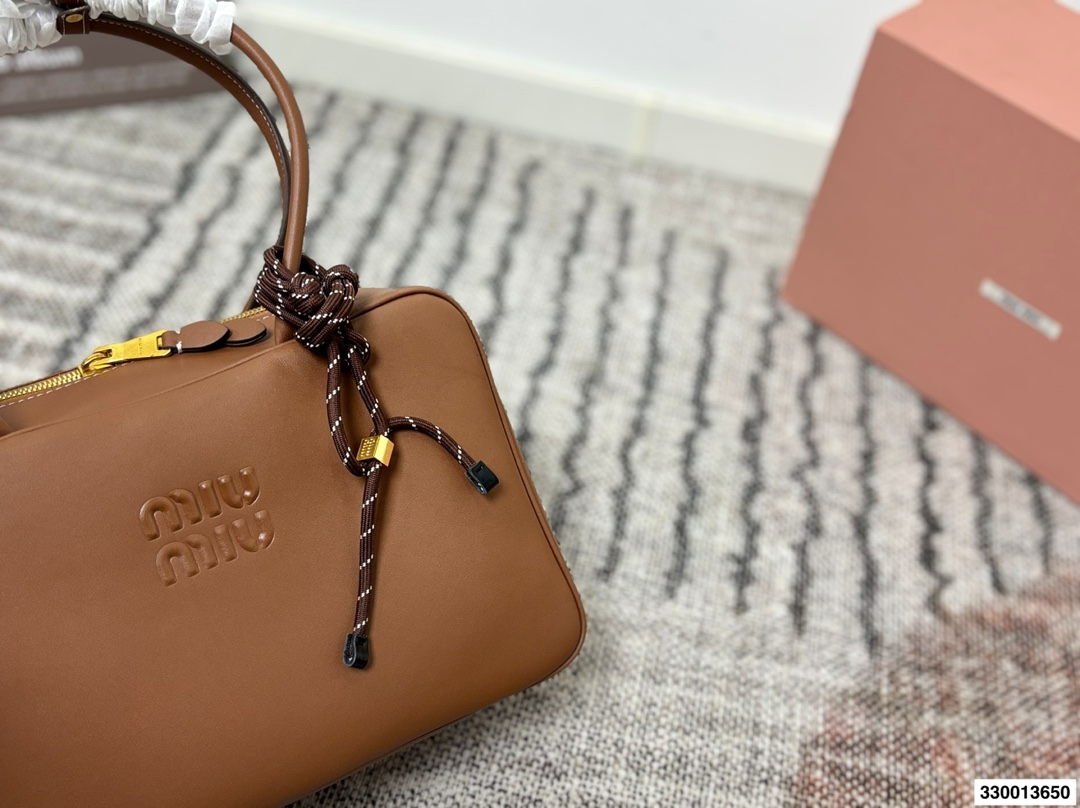 Miu Miu P165 35 22 Bag