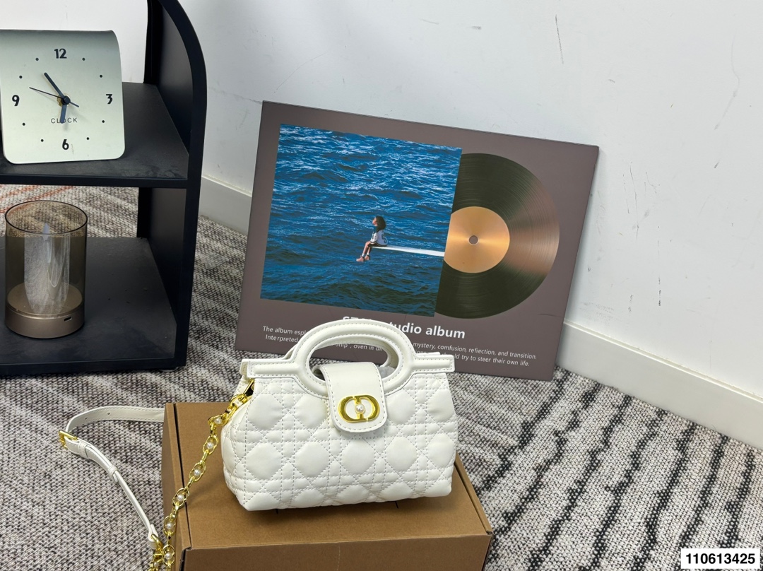 Dior p150 19 12 Jolie Mini Handbag