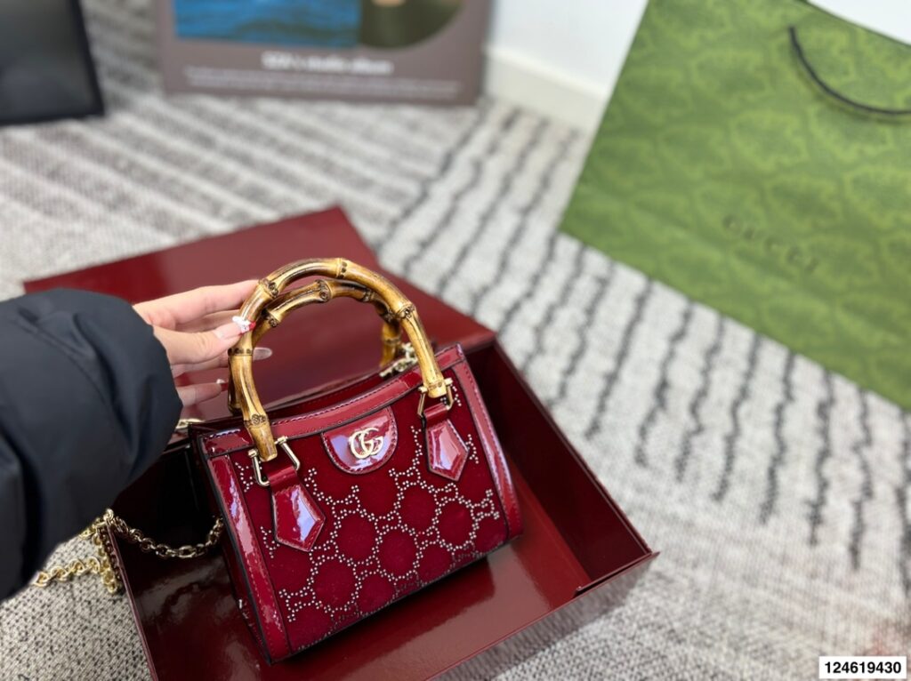 Gucci Diana Handbag 20 x 15 cm editorial product context 2