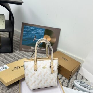 Coach p125 20 Tote Bag