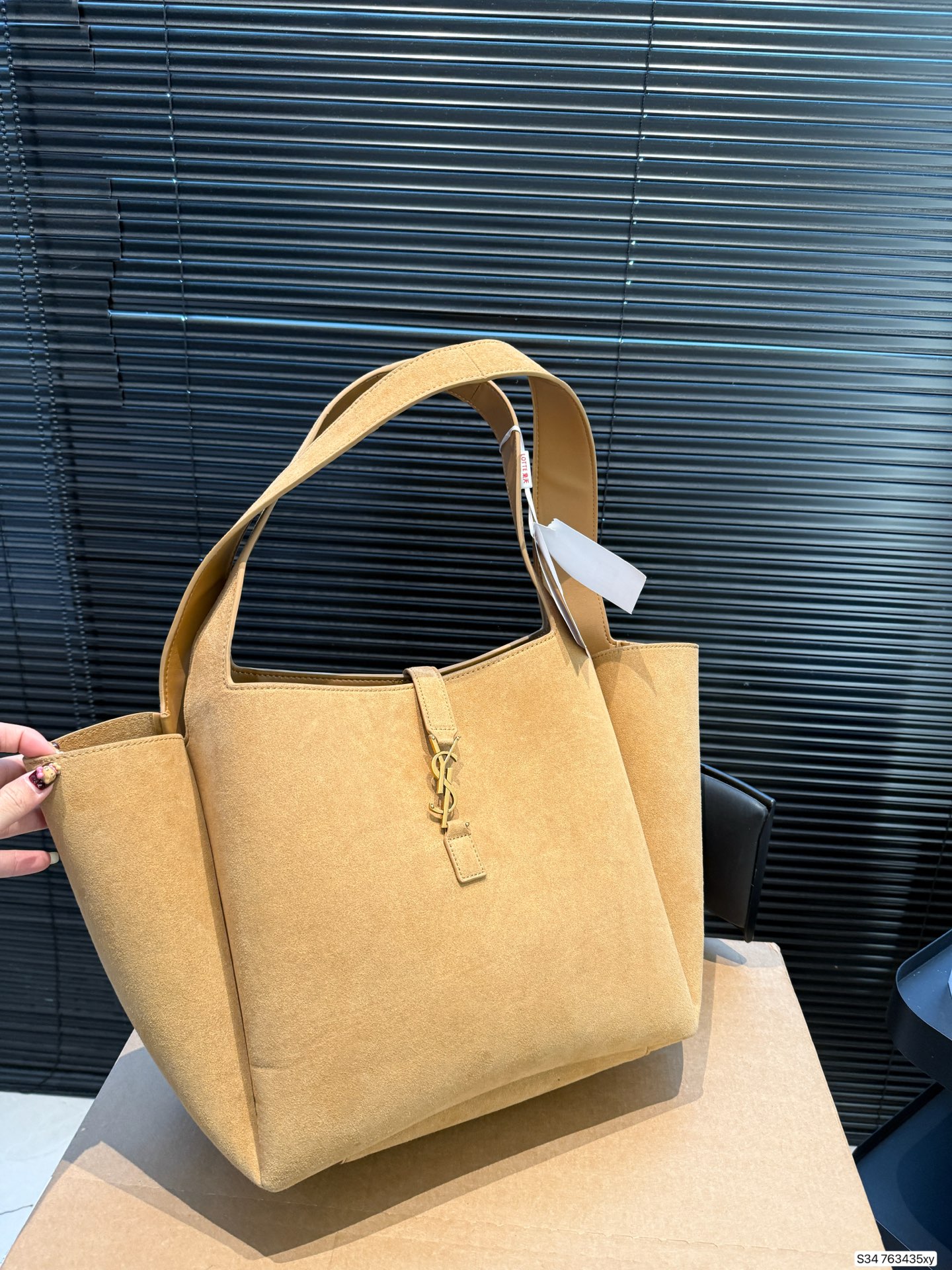Saint Laurent P205 32 28 Tote Bag