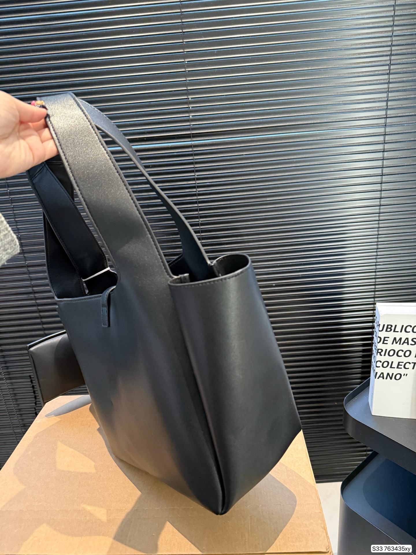 Saint Laurent P200 32 28 Tote Bag