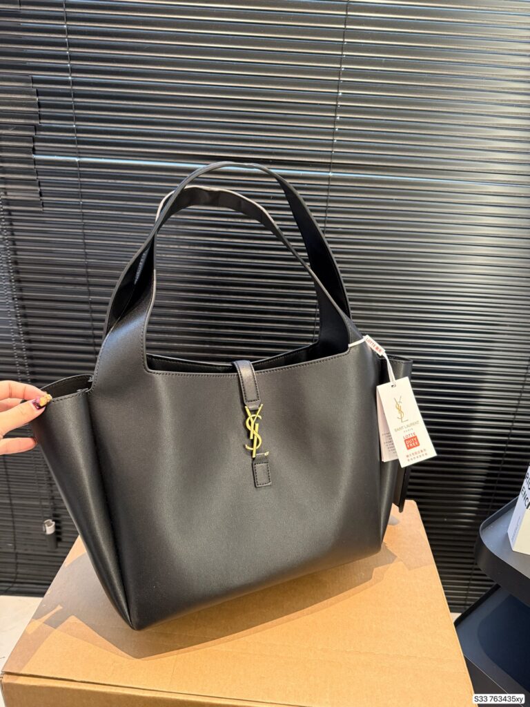 Saint Laurent P200 32 28 Tote Bag editorial product context 2