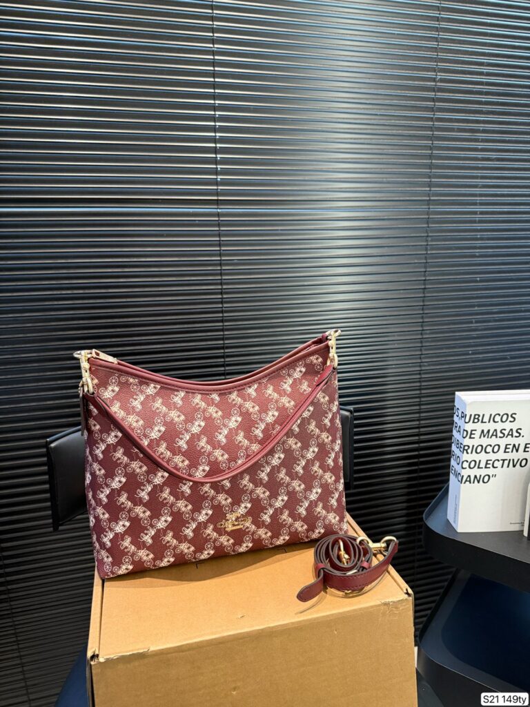 Coach Laurel White Bag editorial product context 2