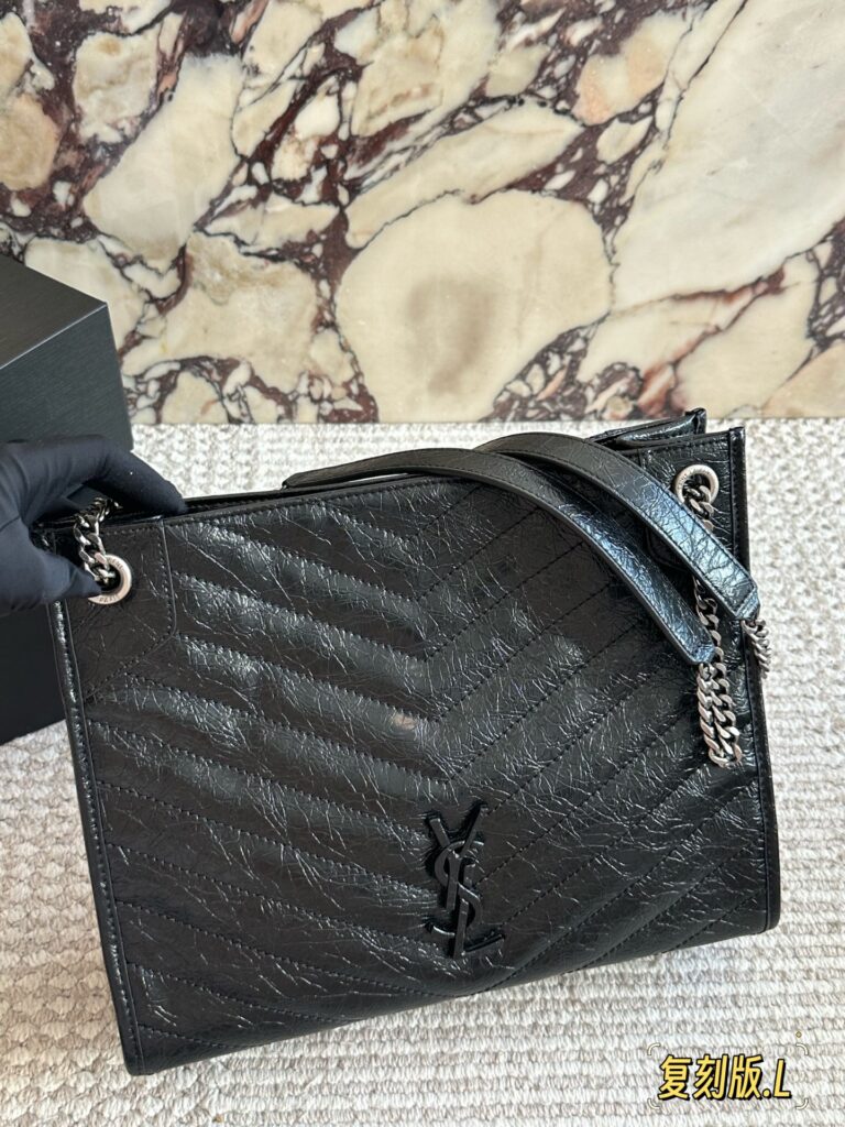 Saint Laurent Niki Shopping 11 Logo Medium Black Crossbody Bag 27 cm editorial product context 1