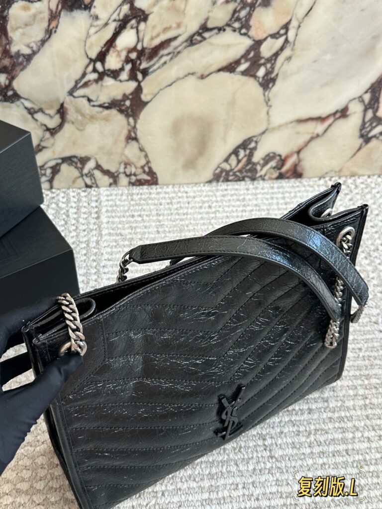 Saint Laurent Niki Shopping 11 Logo Medium Black Crossbody Bag 27 cm editorial product context 2