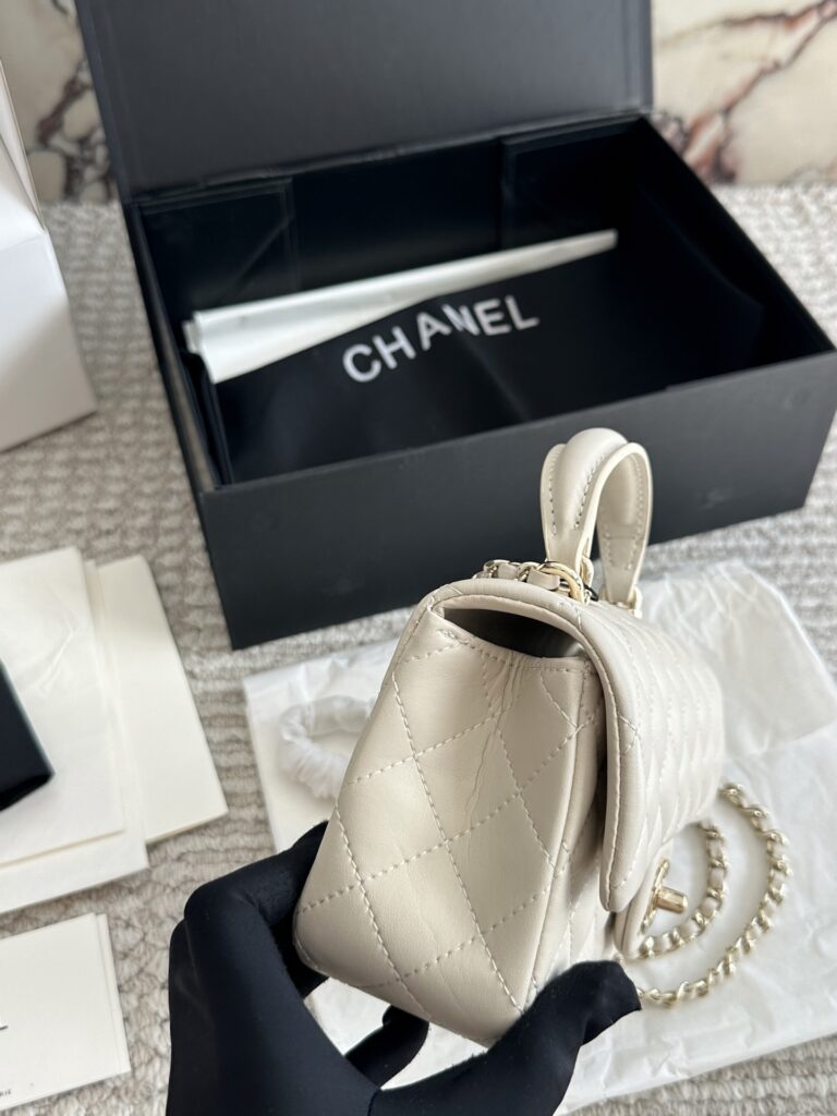 Designer Cf Handle Bag 20 x 12 cm editorial product context 3