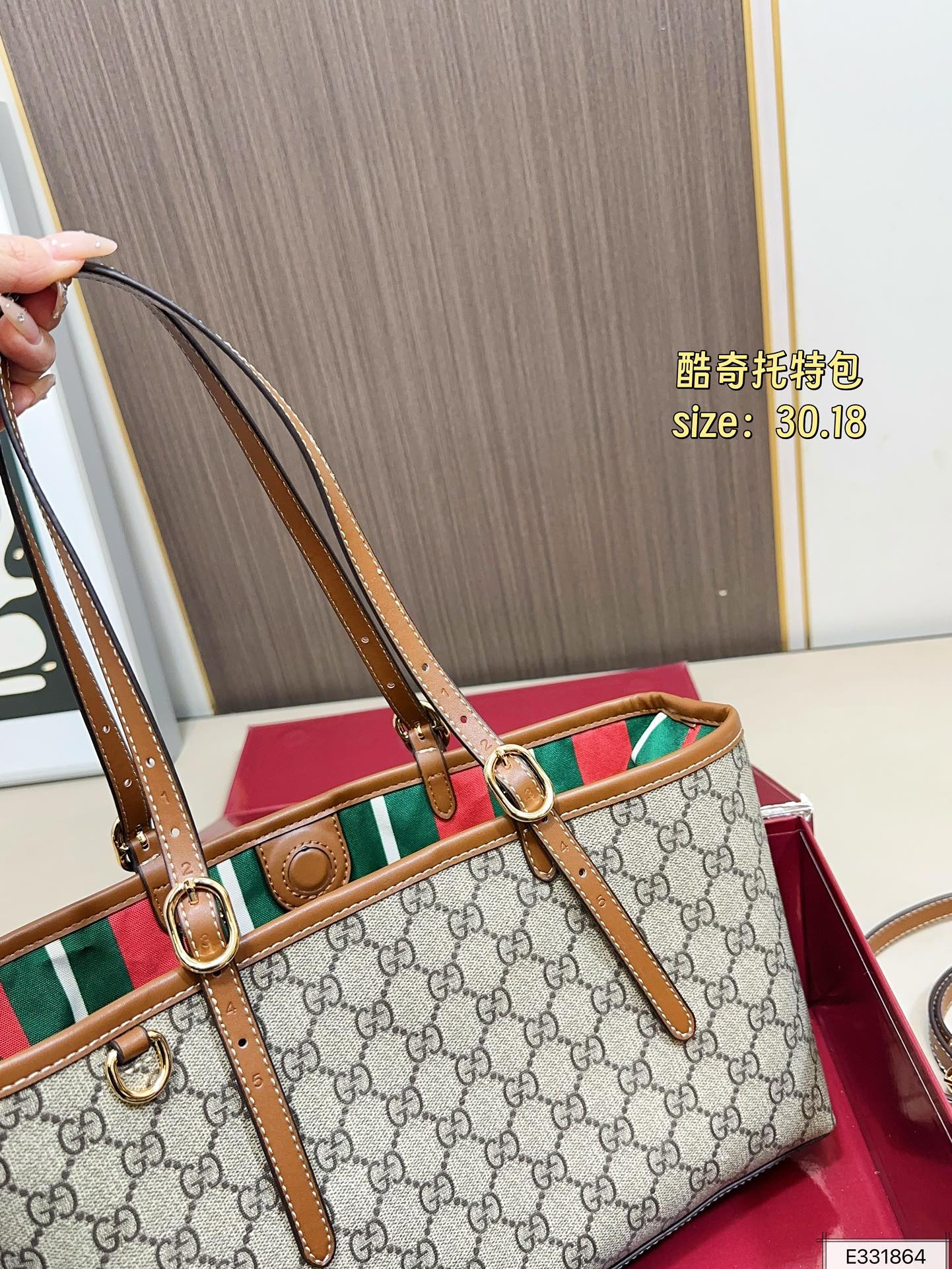 Gucci 165 Emblem 30 18 Tote Bag