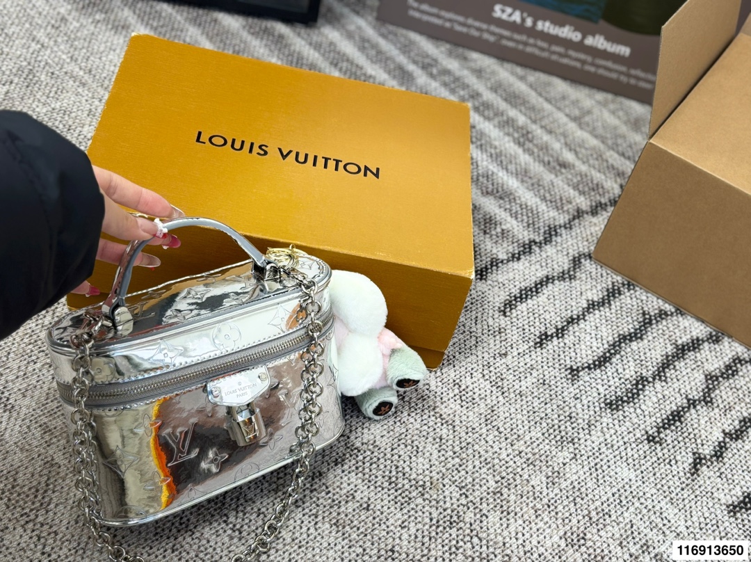 Louis Vuitton P165 Capucines Mini Monogram Vernis OK Handbag