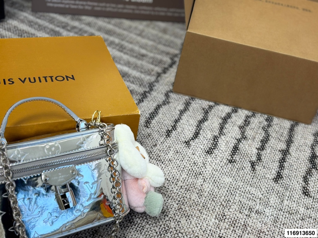 Louis Vuitton P165 Capucines Mini Monogram Vernis OK Handbag