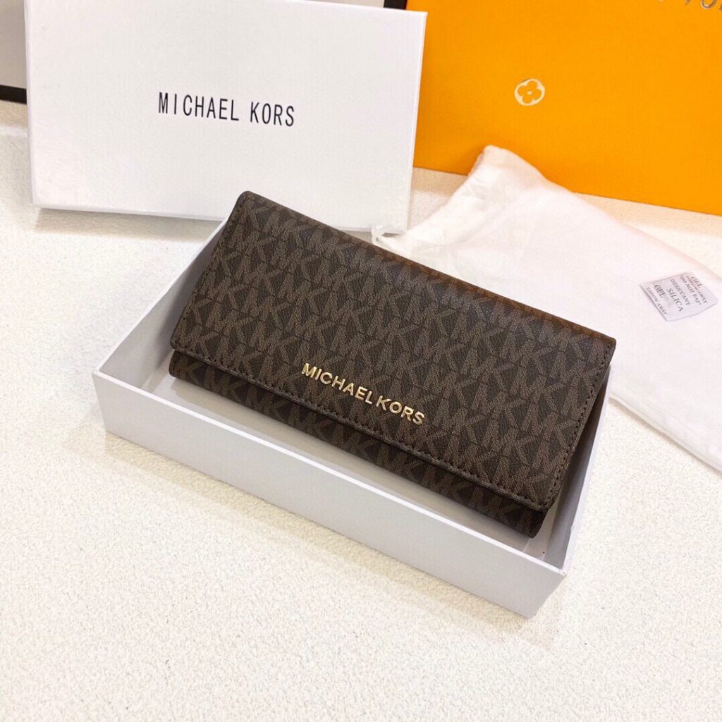 Designer Mk Black Leather Wallet 19 x 10 cm editorial product context 1