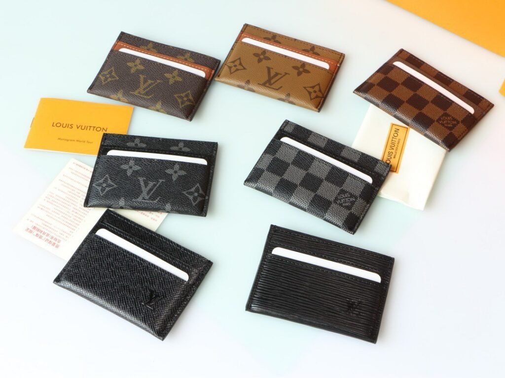 Designer Card Holder 9 x 5 cm editorial product context 1