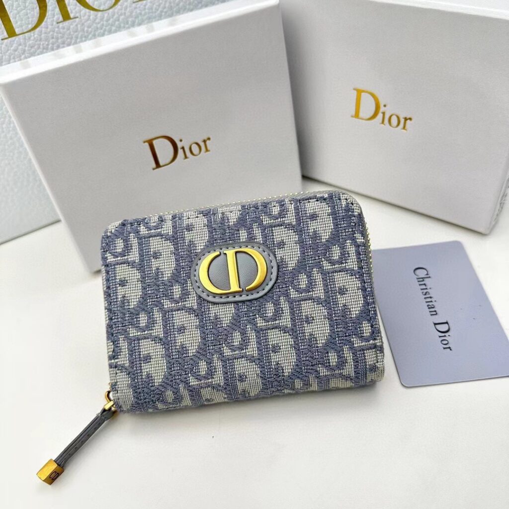 Dior D07 12 Oblique Blue Leather Wallet editorial product context 2
