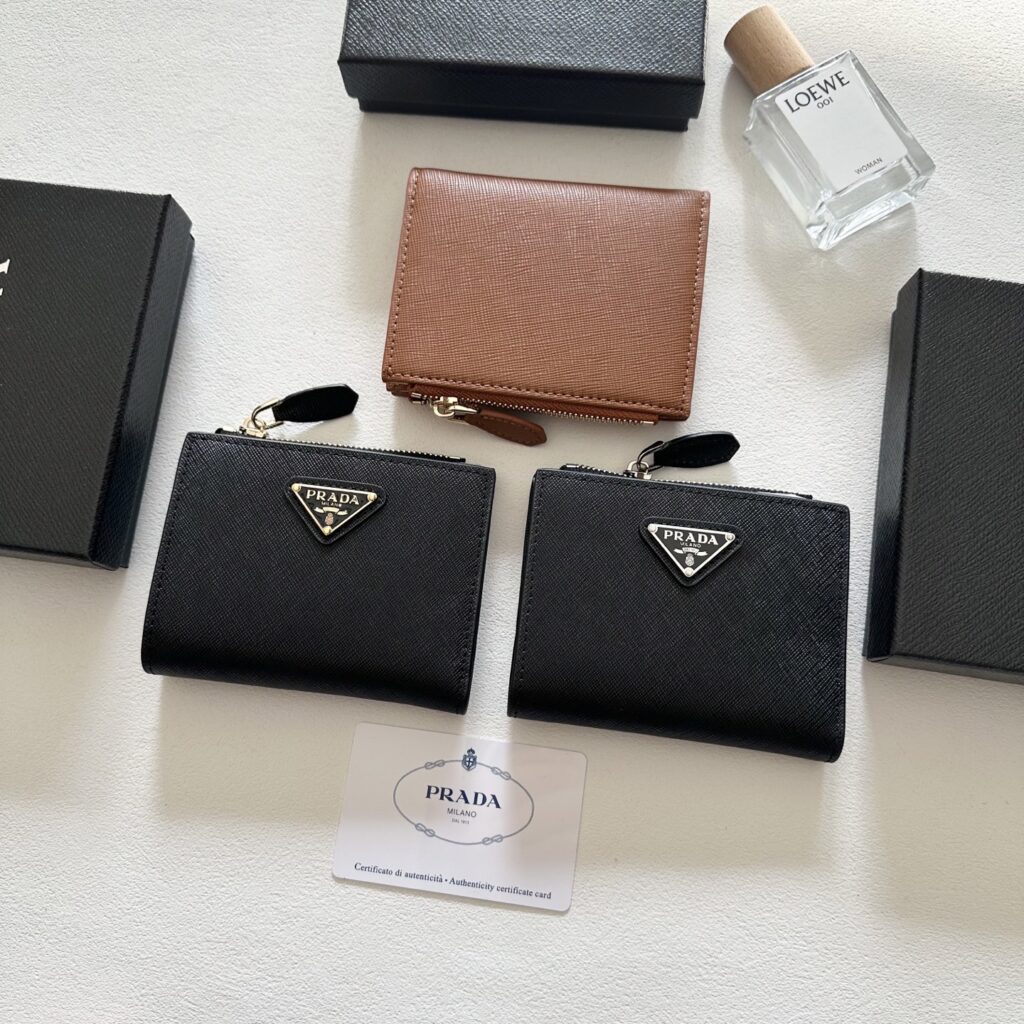Prada Black Leather Wallet 11 x 10 cm editorial product context 3