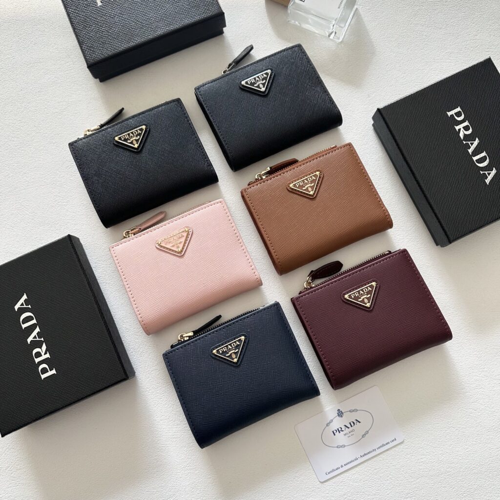 Prada Black Leather Wallet 11 x 10 cm editorial product context 1