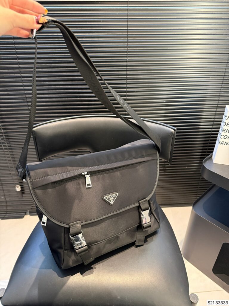 Prada P140 29 25 Bag editorial product context 2
