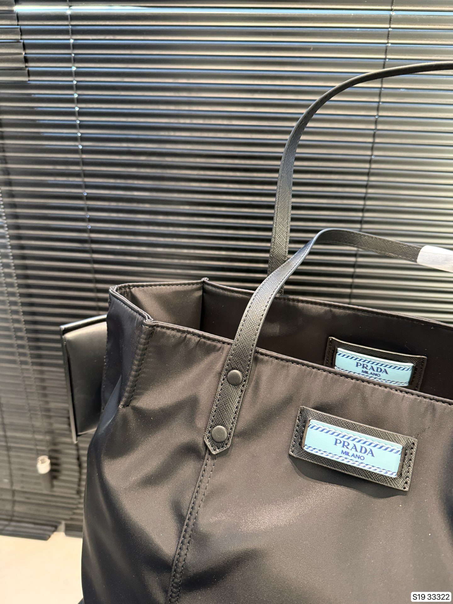Prada P130 38 32 Tote Bag
