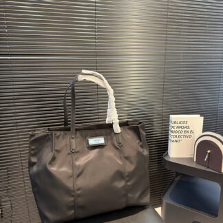 Prada P130 38 32 Tote Bag