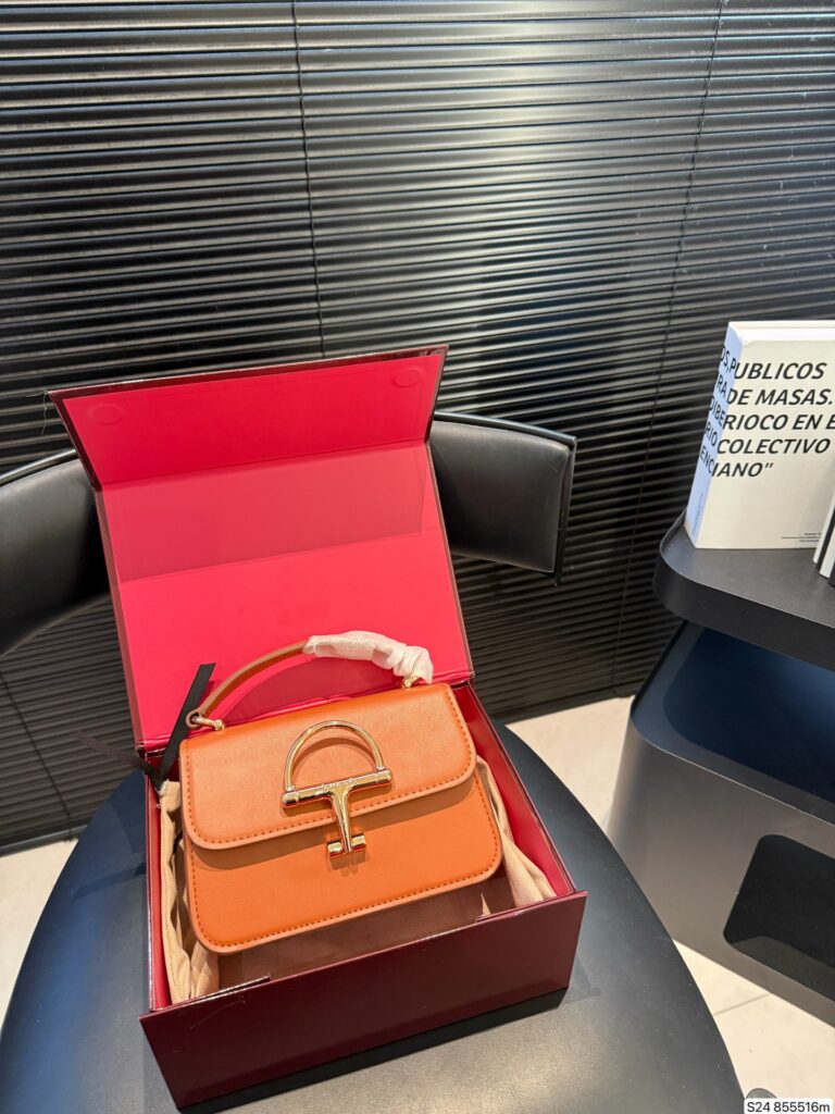 Designer Siena Handbag editorial product context 3