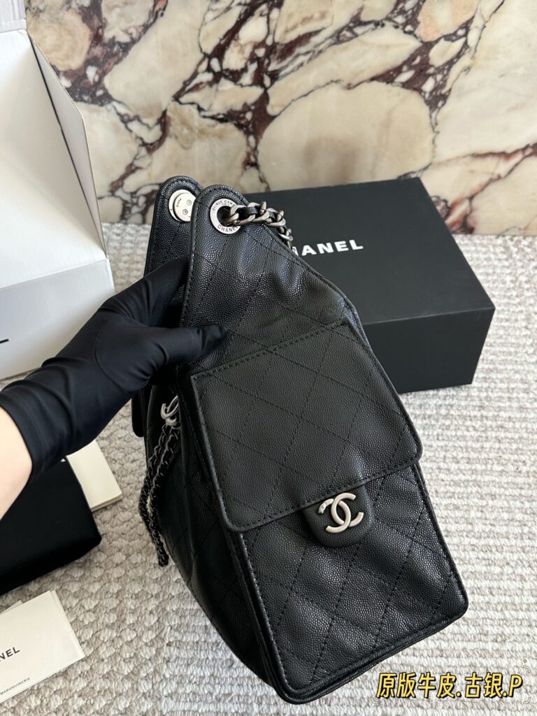 Chanel Small Leather Hobo Bag 25 x 20 cm editorial product context 2